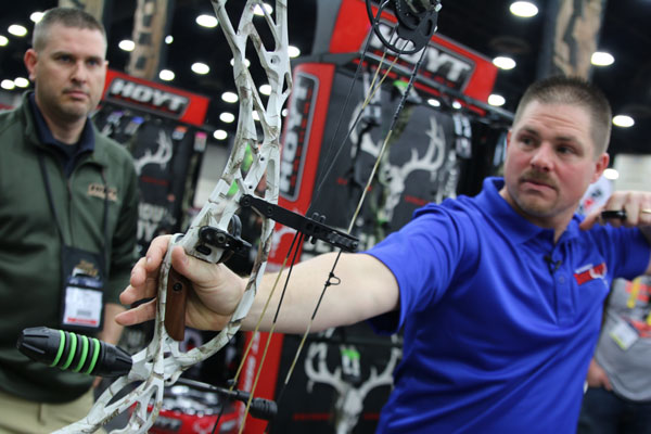 Introducing the 2016 Hoyt Defiant