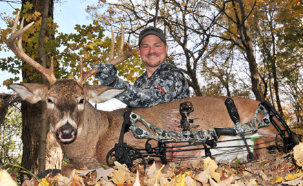 BOWHUNTING Editor Christian Berg took this fine, eight-level Illinois buck on Halloween the consume of the 2017 Mathews HALON 32.
